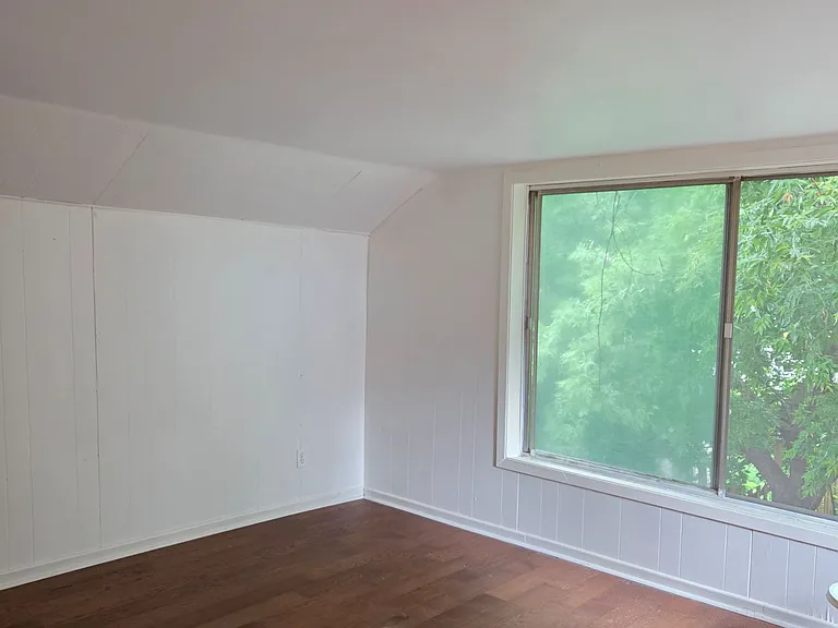 105 Bethune St #2 — Photo 9
