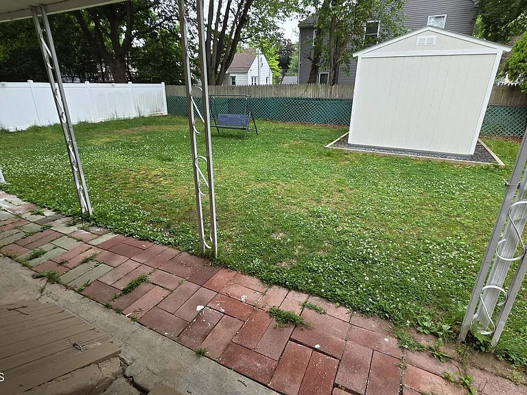 61 Cooney Ave — Photo 1