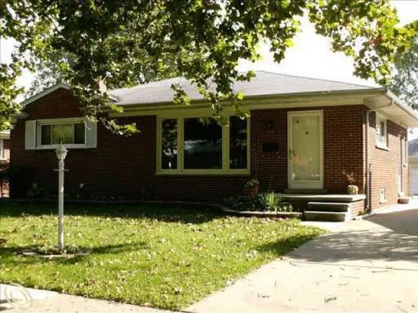 27081 Clairview Dr, Dearborn Heights, MI 48127