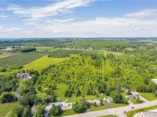 3795 Egg Harbor Rd, Sturgeon Bay, WI 54235