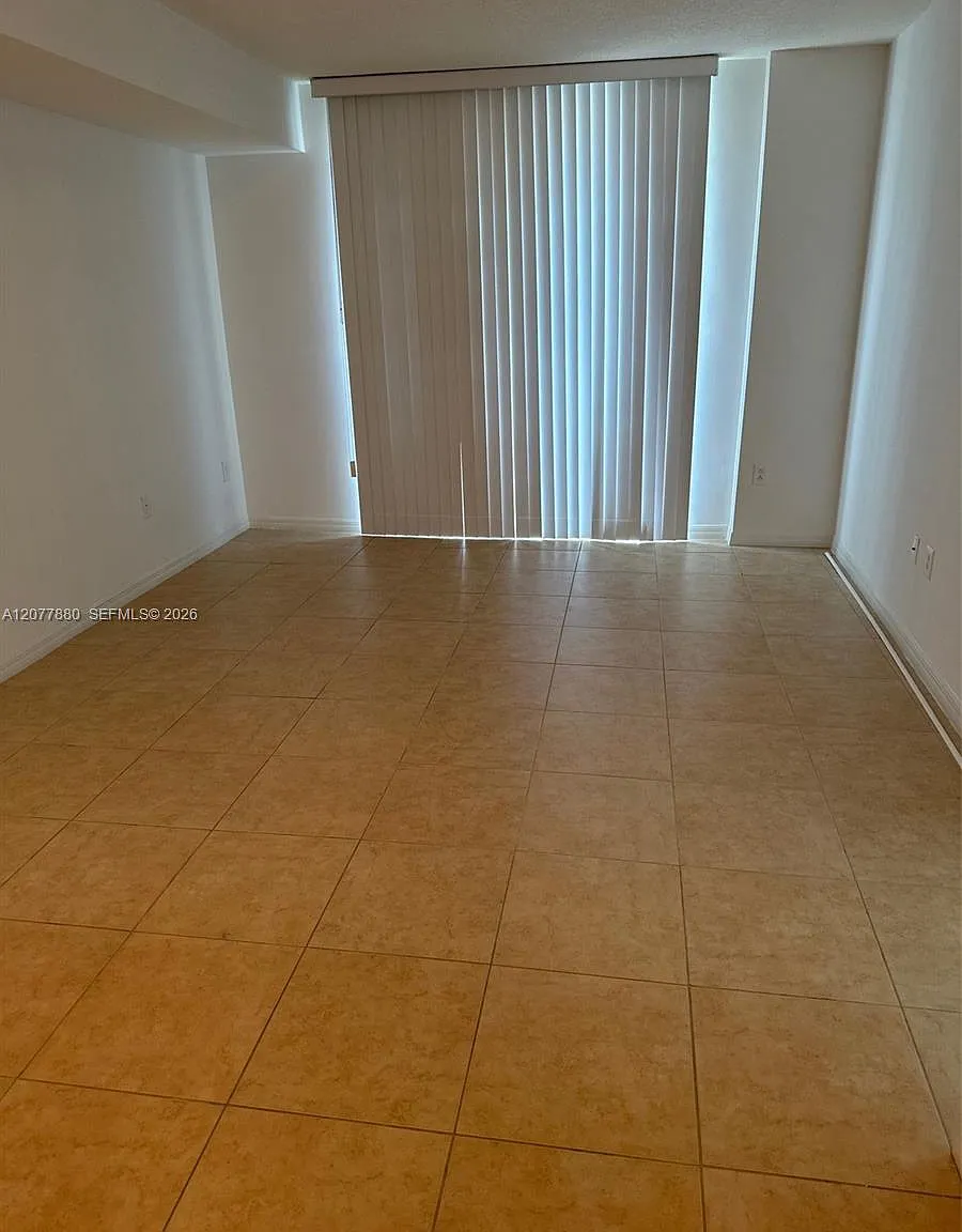Lejeune Plaza Condo — Photo 2