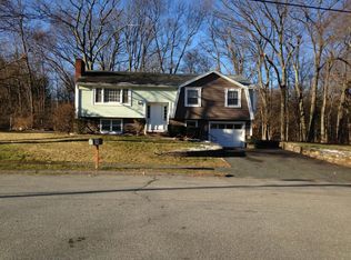 122 Bumble Bee Cir, Shrewsbury, MA 01545
