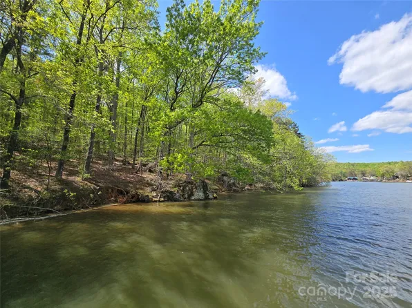 116 Fox Land Dr #17-11&12, New London, NC 28127