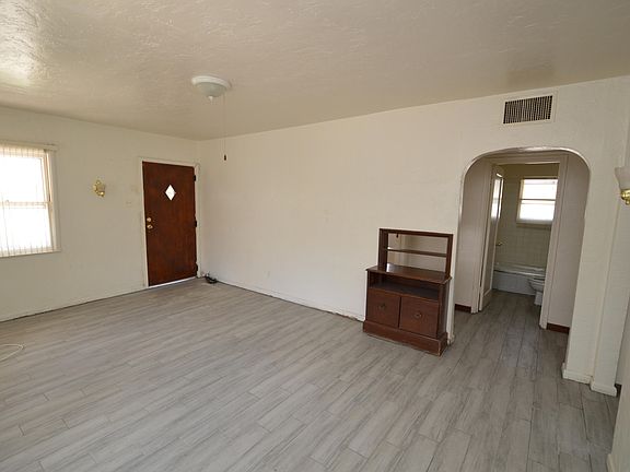 3rd image of 846 E Graybill Dr