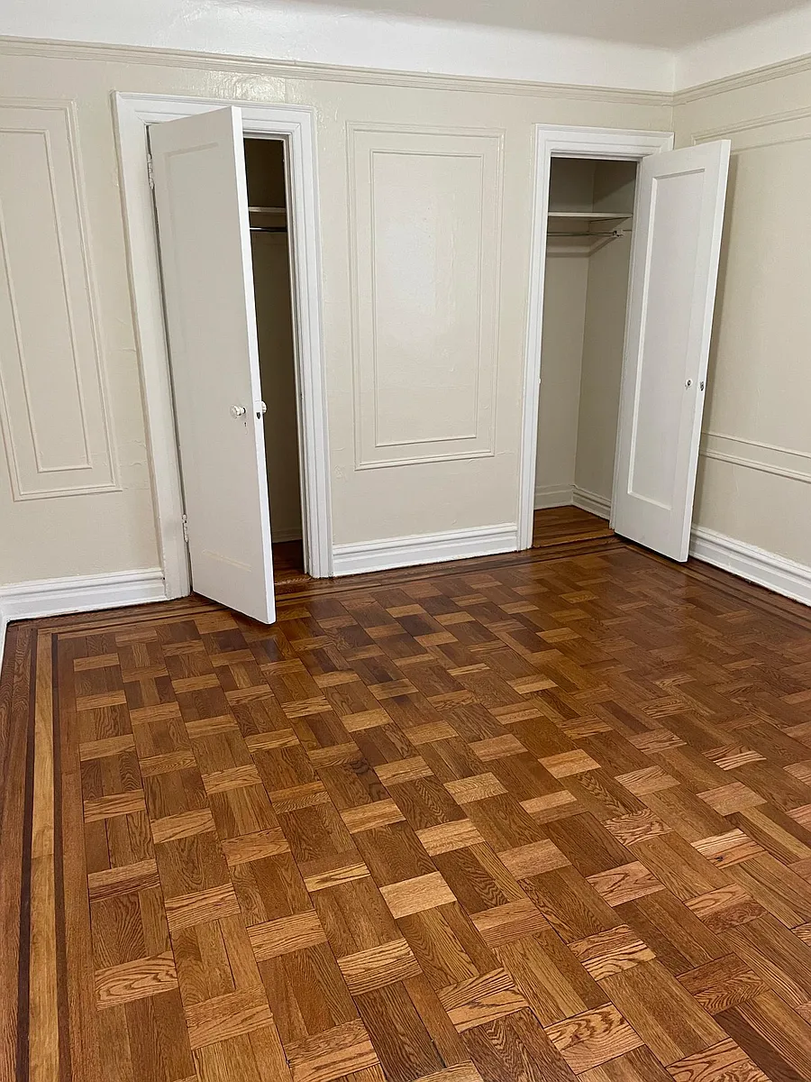 Photo 2 of 5 - 921 McLean Ave #2 - Yonkers, NY Building Photo - 921 McLean Ave #2