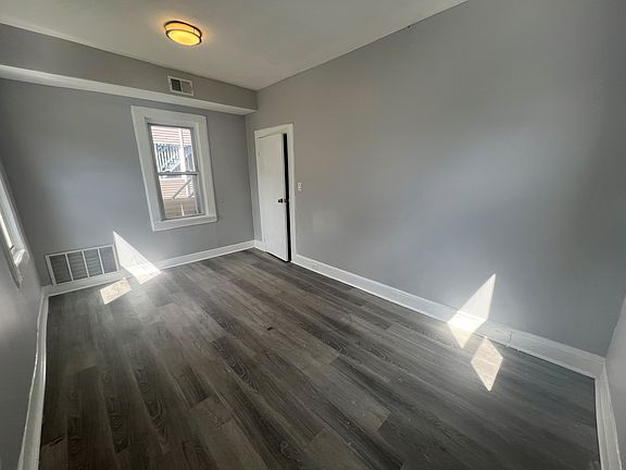 4th image of 326 Grand St APT 2R