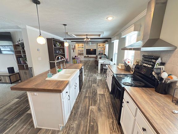 4th image of 957 S Ridgecrest Ln