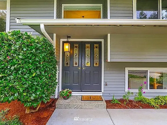 5 bed, 2270 sqft, $4,700 — Photo 3
