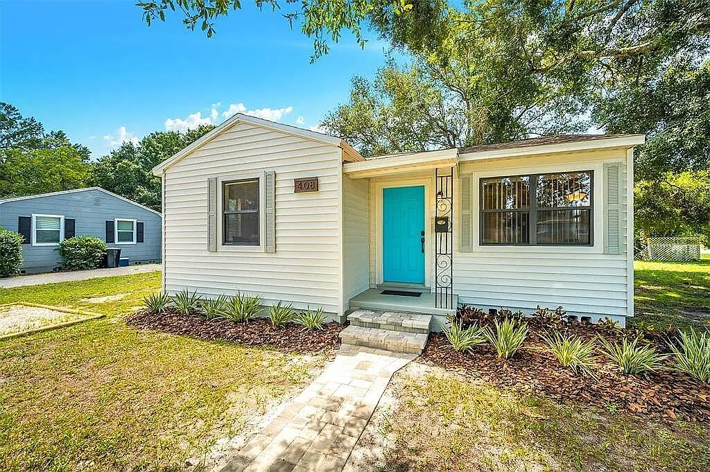 2 bed, 686 sqft, $2,200 — Photo 1