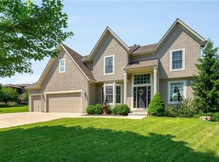 16106 S Locust St, Olathe, KS 66062