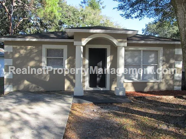 3 bed, 1200 sqft, $1,950 — Photo 2