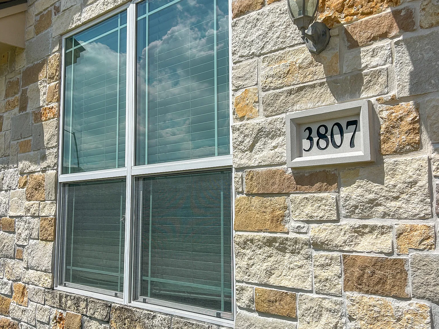 3 bed, 1321 sqft, $1,850 — Photo 3