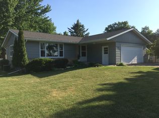 1927 S Shore Dr, Worthington, MN 56187