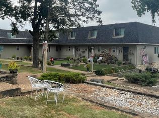 Landing View Place, Hollister, MO 65672