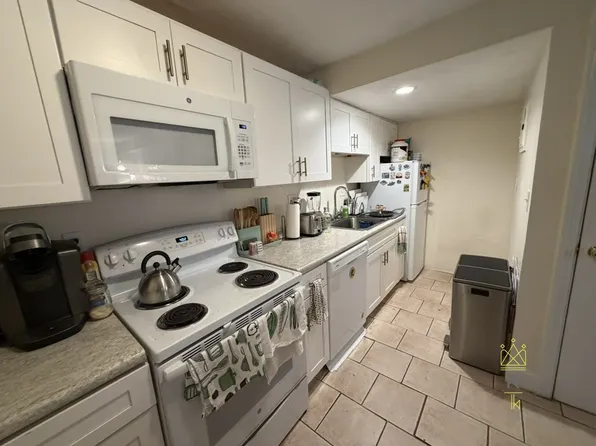 1961 Commonwealth Ave APT B1, Boston, MA 02135