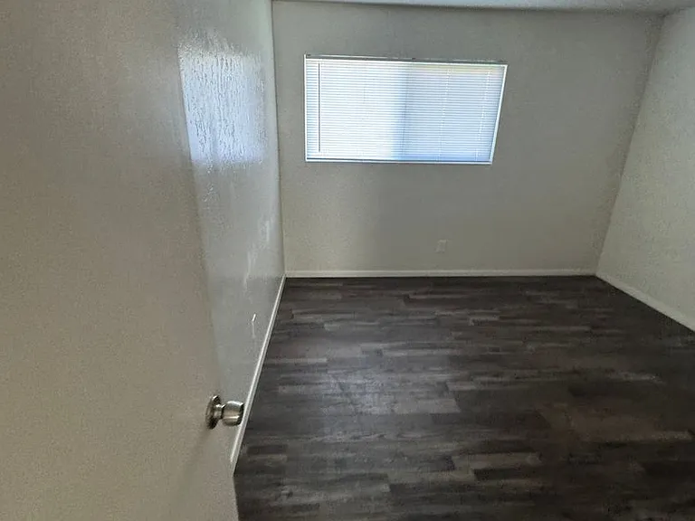 1741 S Bridge St — Photo 15
