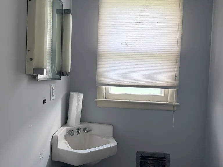 1700 Courthouse Ave — Photo 7