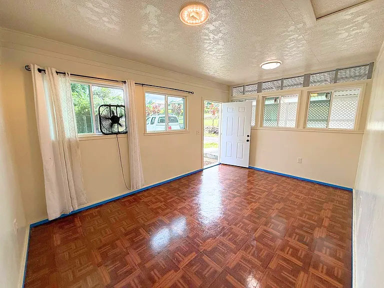 1172 W Kawailani St #2 — Photo 3