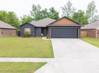211 Honeysuckle St, Alma, AR 72921