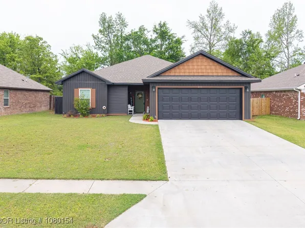 211 Honeysuckle St, Alma, AR 72921