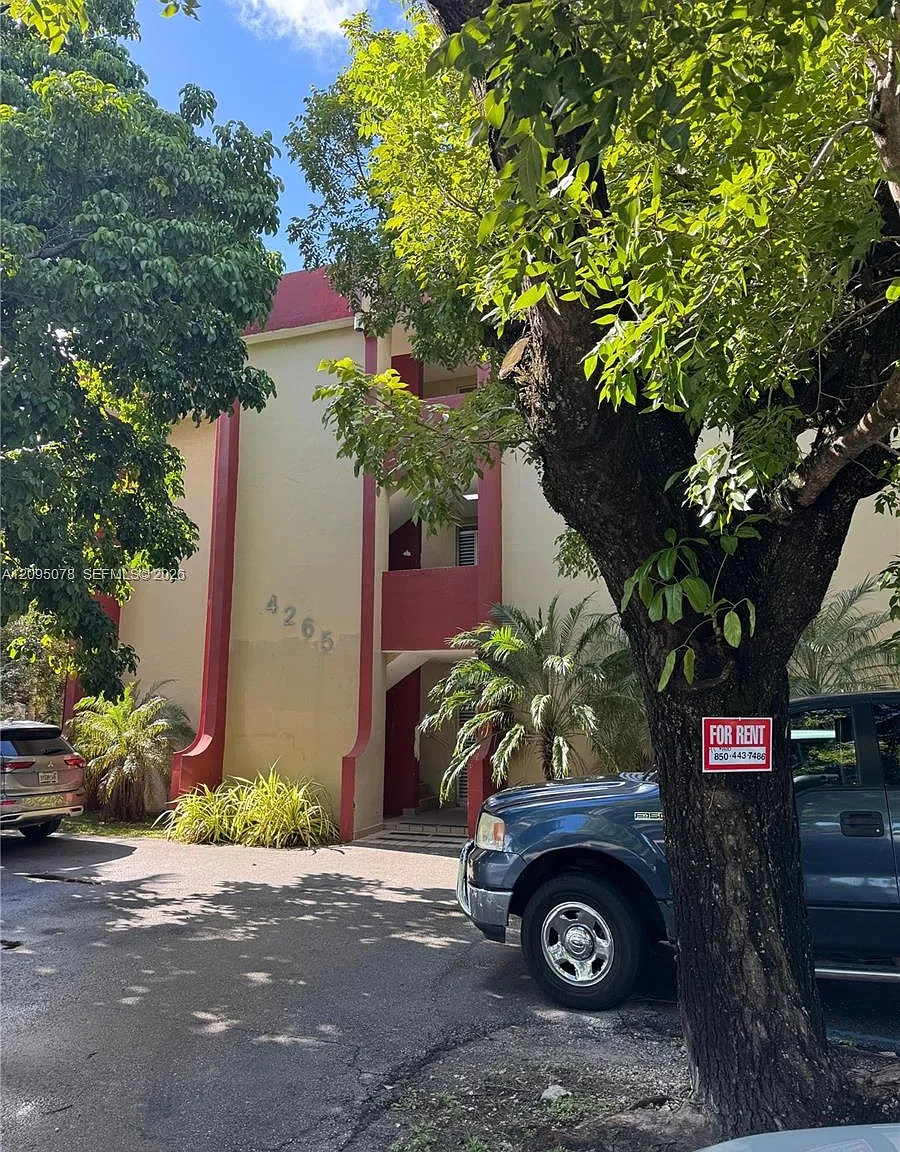 Tempo Condo Ph I — Photo 1
