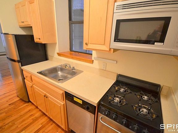 2nd image of 814 10th Ave APT 2B