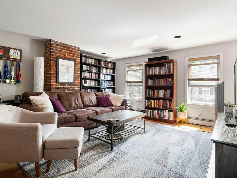 224 W 5th St #2 — Photo 2