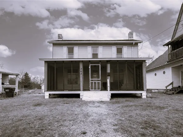 363 Columbia St, Leetonia, OH 44431