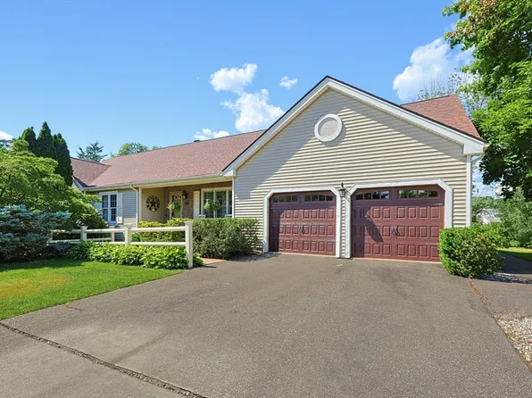 471 Hoppin Hill Ave, North Attleboro, MA 02760