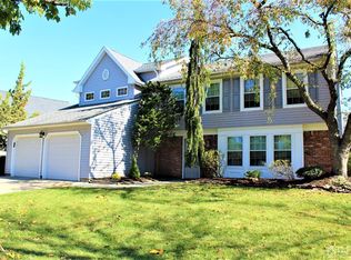 21 Firethorn Dr, Edison, NJ 08820