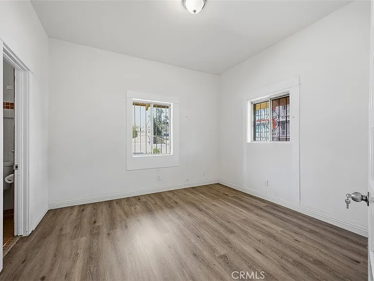 209 N Monterey St — Photo 15