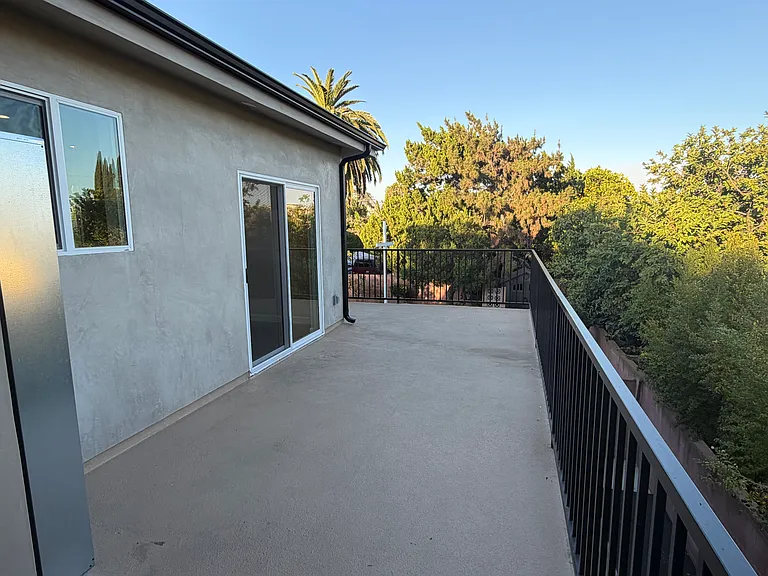 15362 1/2 Valerio St — Photo 26