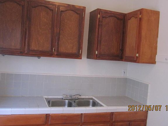 5th image of 806 3/5 N Poinsettia Pl