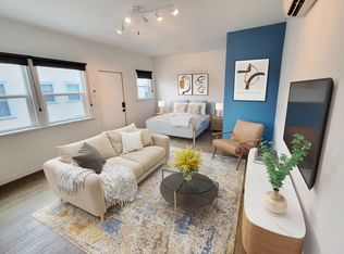 Renovated Studio with Bathroom In Jefferson Park, Los Angeles, CA 90062