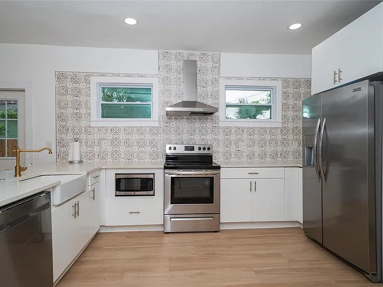 6704 N Taliaferro Ave — Photo 13