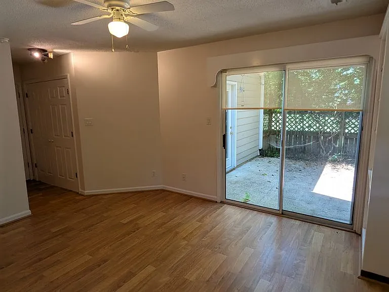 220 Saint Andrews Ln — Photo 14