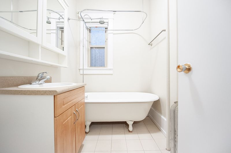 Winnipeg Apartment for rent - 2 Bedrooms — photo 11
