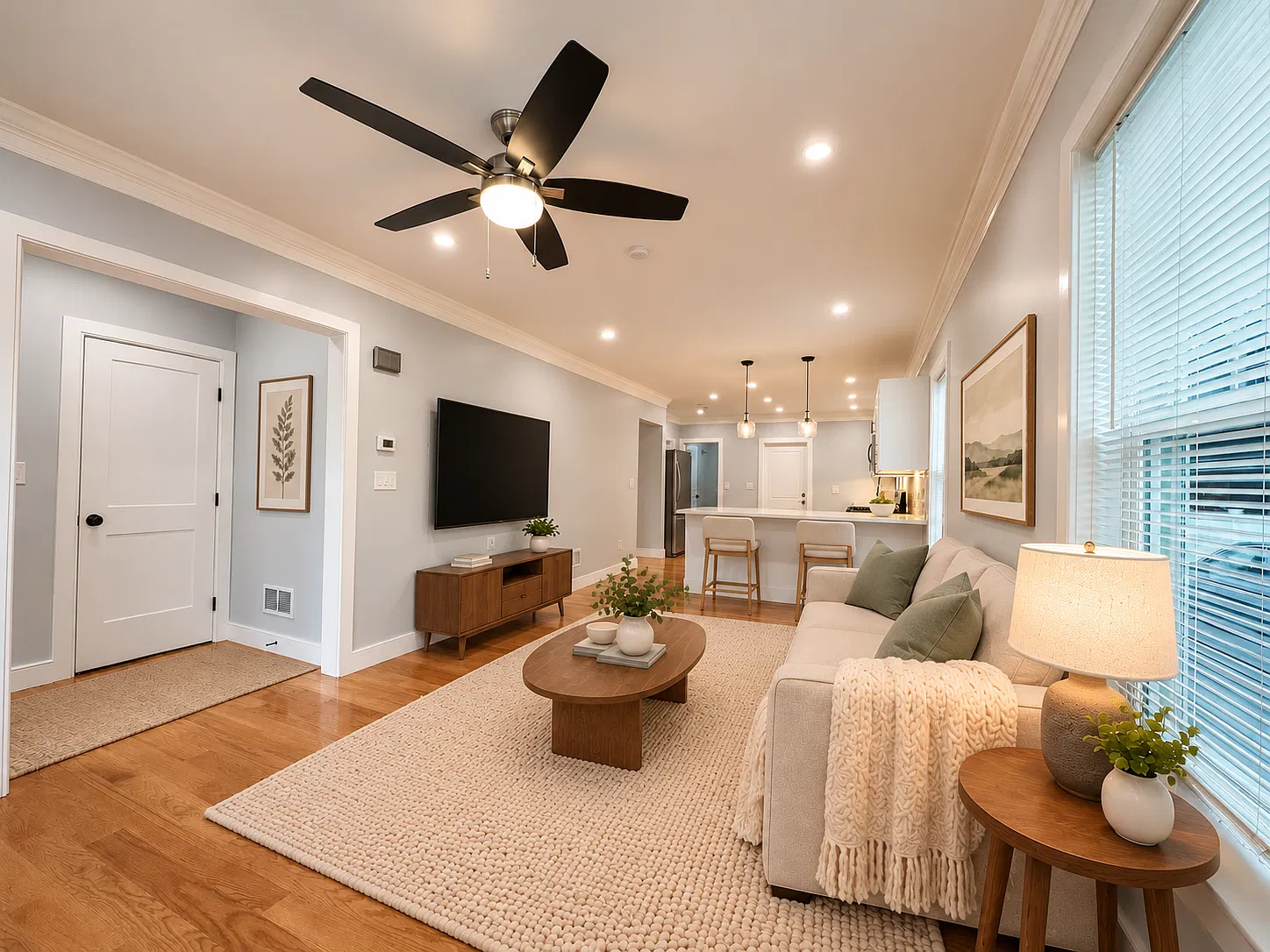 2 bed, 942 sqft, $3,595 — Photo 1