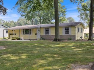 3682 N Maple Dr, Warsaw, IN 46582