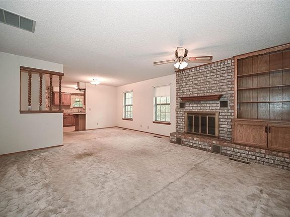 2nd image of 118 Meadow Ln