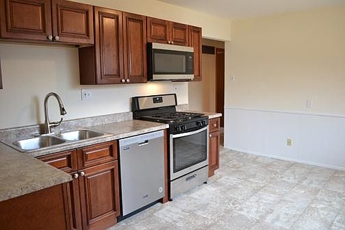 2nd image of 1752 Elkins Dr