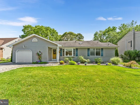 302 Riviera Dr, Forked River, NJ 08731