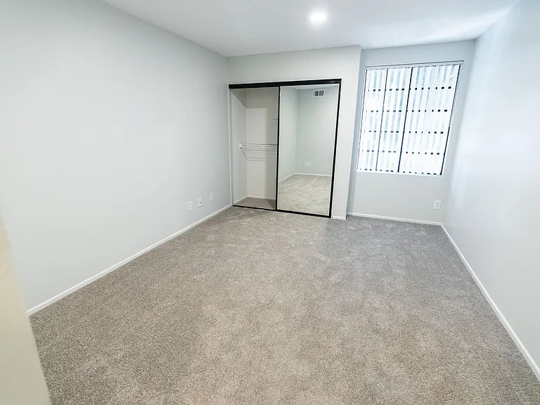 5235 Kester Ave — Photo 96