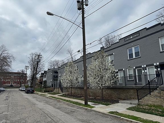 3rd image of 2813 Ashland Ave