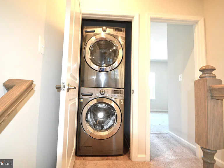 1318 Trestle Dr — Photo 10