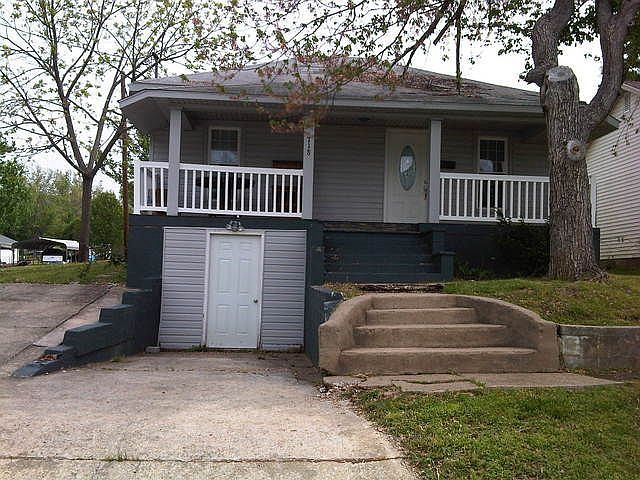 1st image of 718 N 3rd St