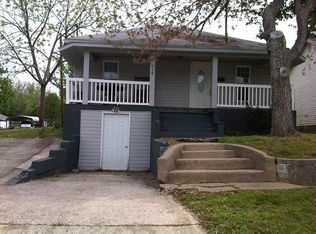718 N 3rd St, Central City, KY 42330