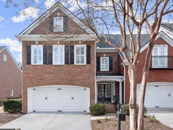 4901 Village Green Dr, Roswell, GA 30075