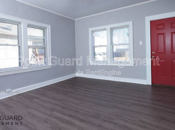 135 S Minneapolis Ave APT 3