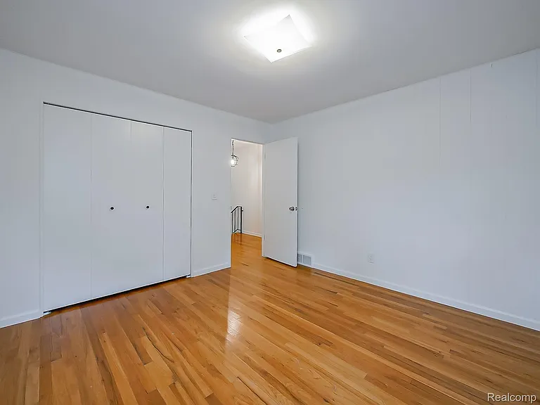 7580 Thornwood St — Photo 45